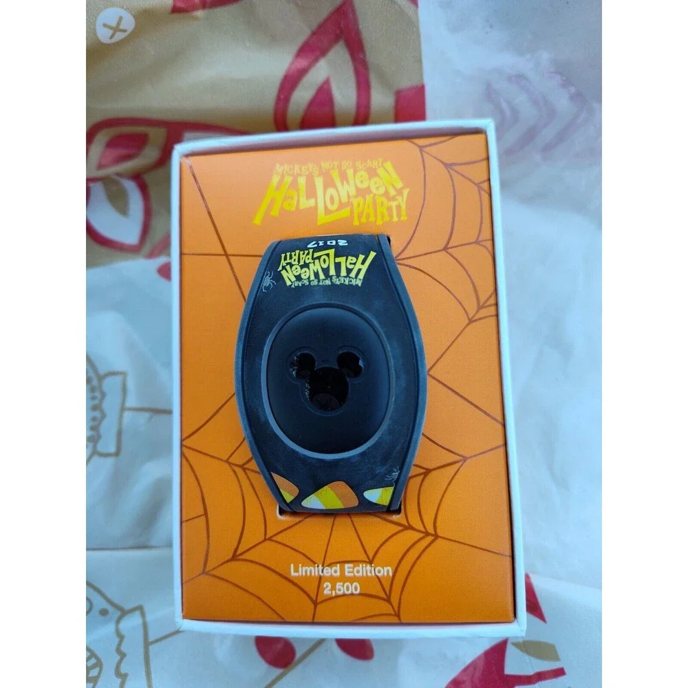 Disney Mickey's Not So Scary Halloween Party 2017 Chip & Dale Magic Band LE 2500